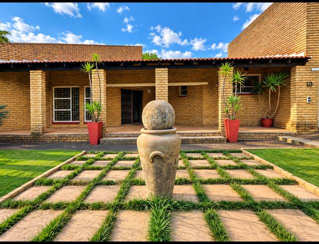 4 BEDROOM HOUSE FOR SALE IN THREE RIVERS EAST